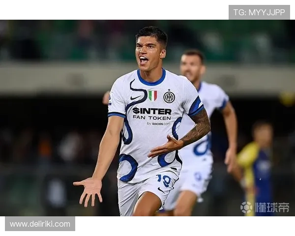 卡马文加比赛阅读能力持续提升，中场表现稳健